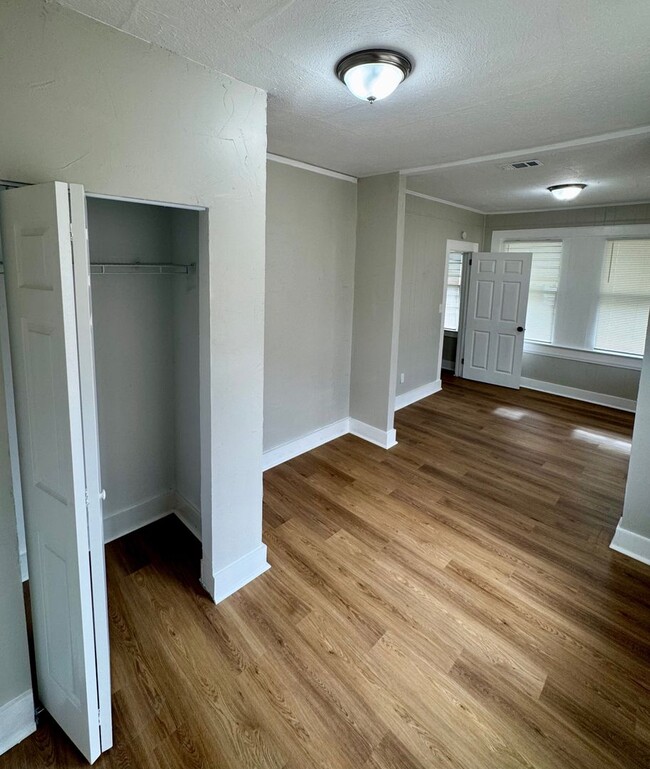 Building Photo - Freshly Renovated Rental in Tallulah/ Nort...