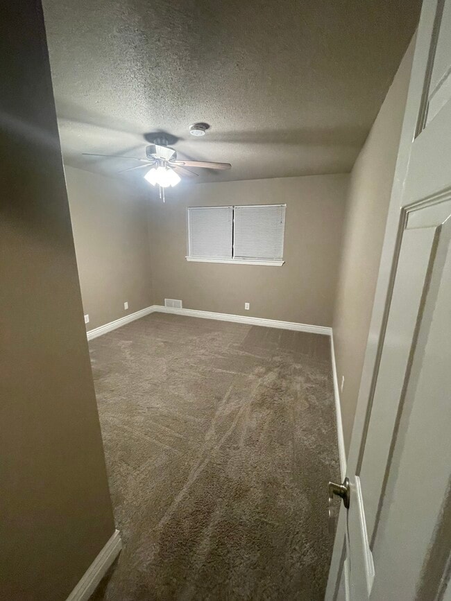 Building Photo - 1209 W Copper Ave