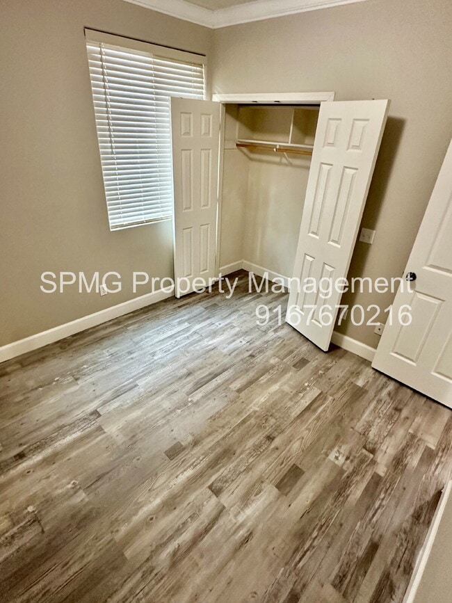 Building Photo - 5755 Bridgecross Dr