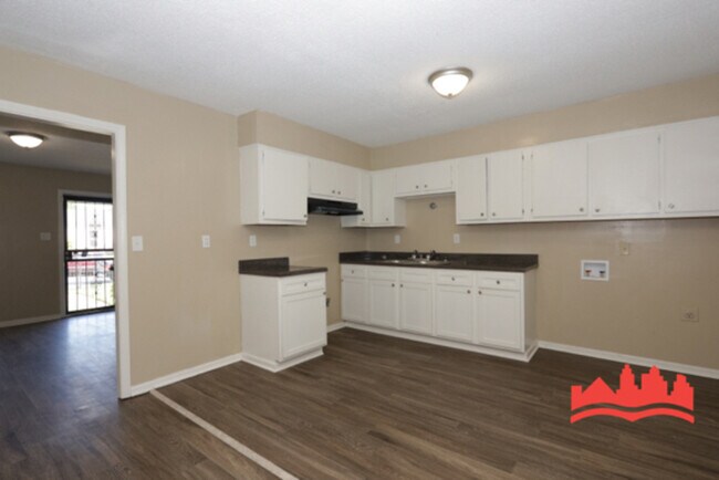 Building Photo - 493 Deerskin Dr