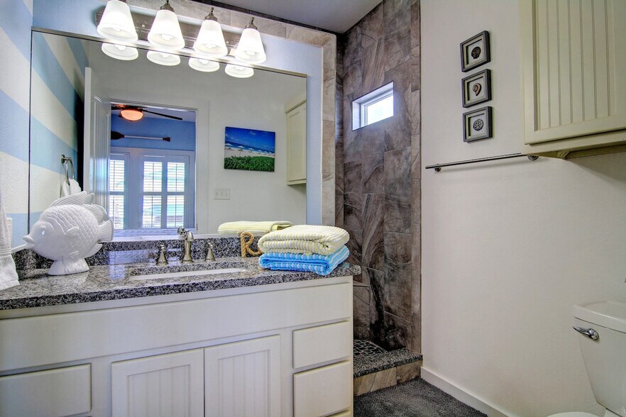 Building Photo - 395 Paradise Pointe Dr