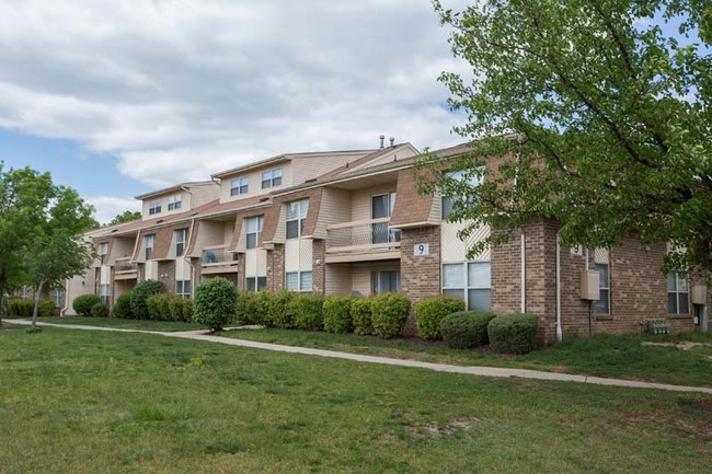 Building Photo - Village Court