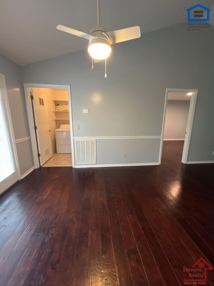 Building Photo - 1155 Carol Ln