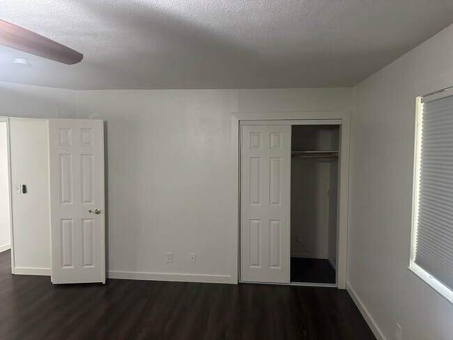 Building Photo - SE!!! Townhouse, Community Pool, Clubhouse...