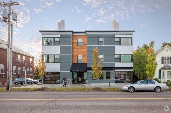 Building Photo - Silversmith