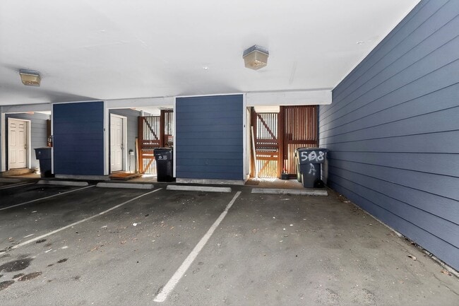 Building Photo - 3-Story Townhome in Historic Fourth Ward – Uptown Living