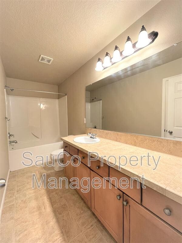 Building Photo - 3762 SE Oakleaf St