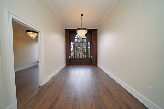 Building Photo - 184 N Main St