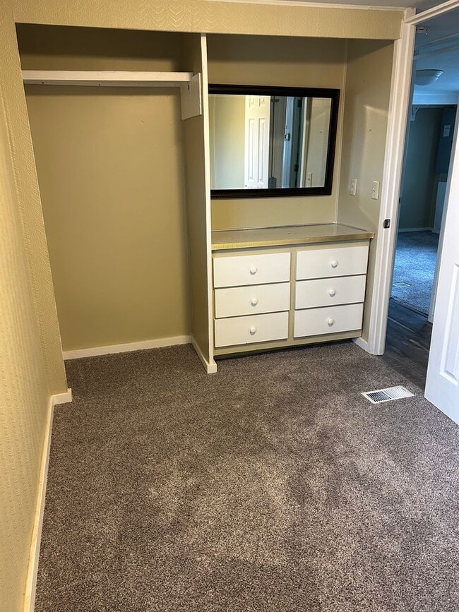 Building Photo - Updated 3 bedroom manufactured home