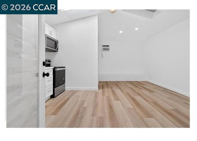 Building Photo - 1217 Mission Dr