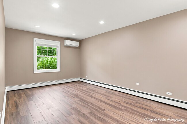 Building Photo - 38624 N Miller Rd