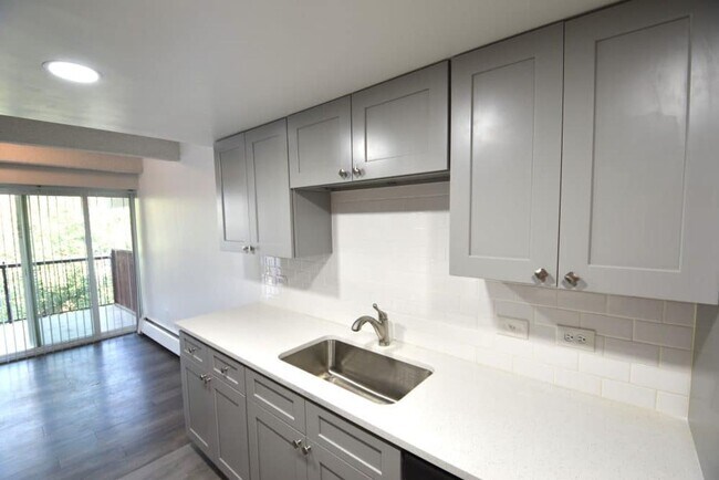 Building Photo - 4440 Laguna Pl