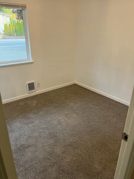 Building Photo - 19614 80th Ave W