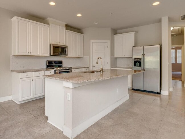 Building Photo - 305 Bridgeford Dr