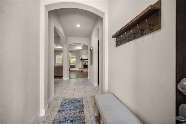 Building Photo - 909 Thistle Hl Trl
