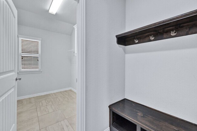 Building Photo - 16117 Gladewater Terrace