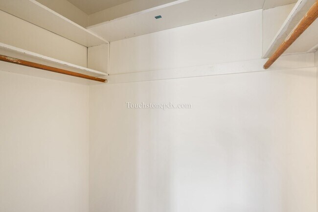 Building Photo - Welcoming 1 BD | 1 BA Conveniently Located...