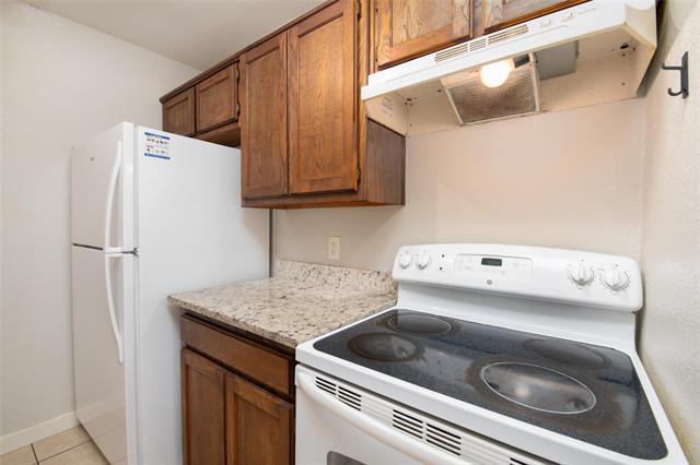 Building Photo - 1717 Meadow Oak Dr