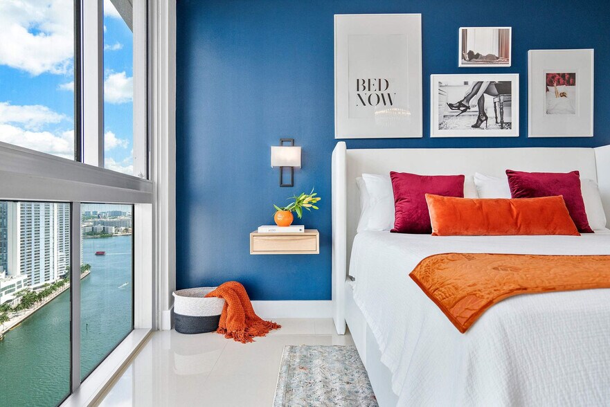 Building Photo - 485 Brickell Ave