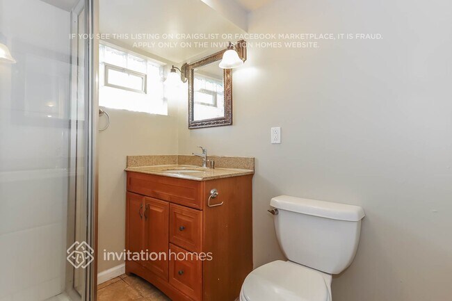 Building Photo - 9922 S 86th Ave