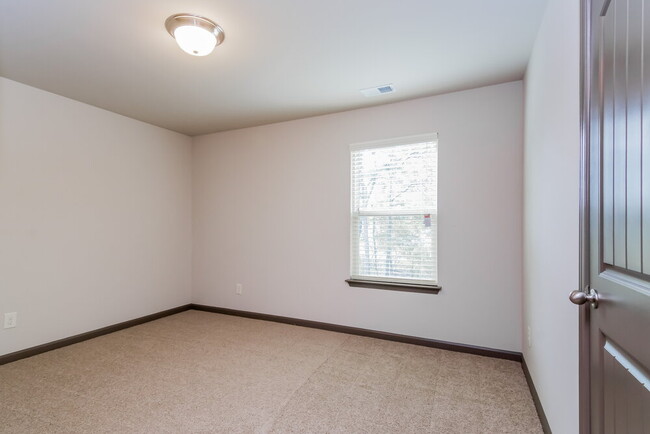 Building Photo - 601 Sweet Ashley Way