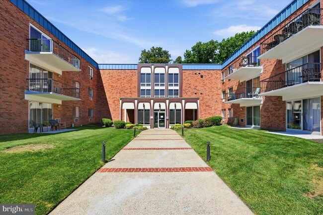 Building Photo - 120 N Bethlehem Pike