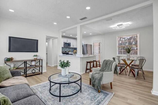 Building Photo - 4774 Cates Ave