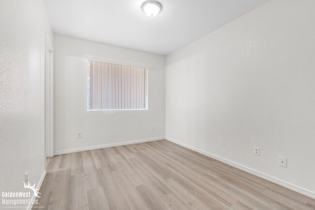 Building Photo - Remodeled 4Bdm 2Ba Downtown Duplex in Phoenix