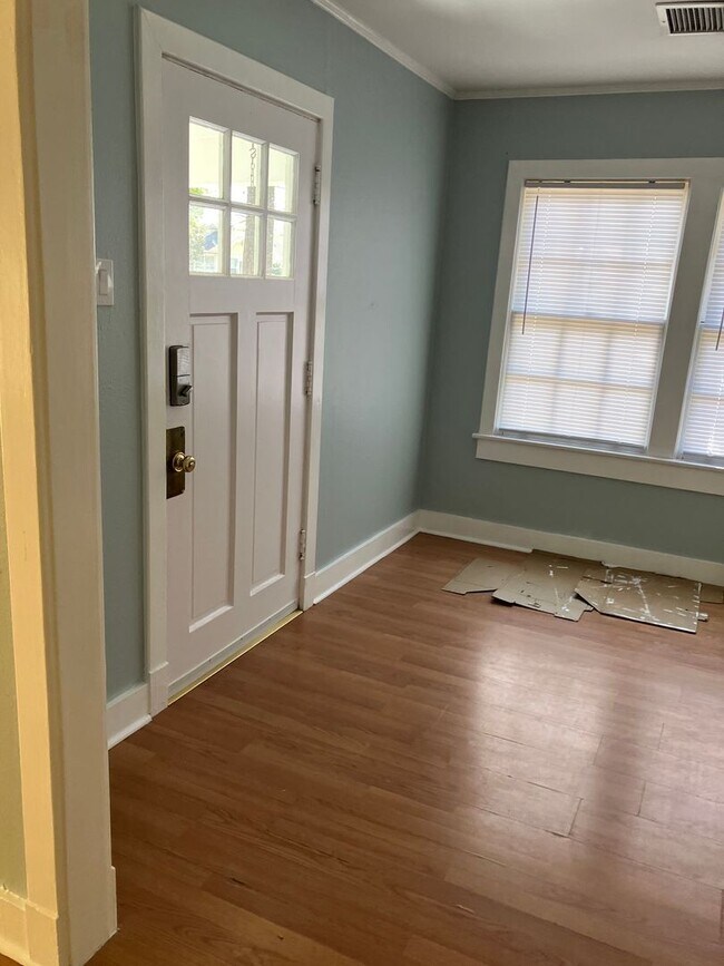 Building Photo - Gulfport 2 Bedroom