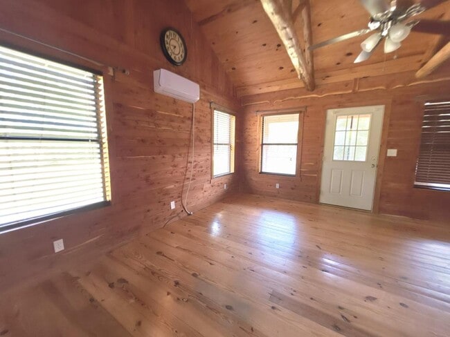 Building Photo - 313 N Berry Ridge