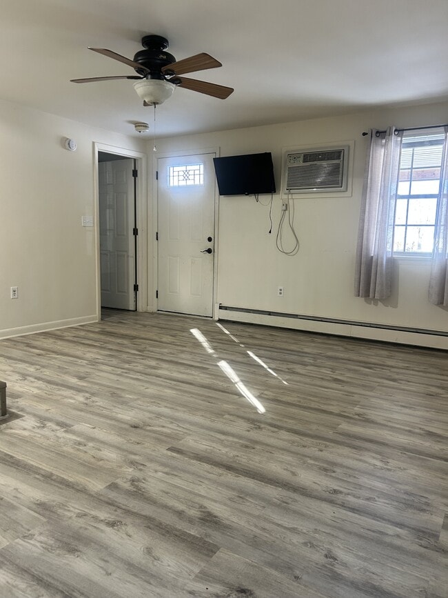 Building Photo - 673 Overlys Grove Rd