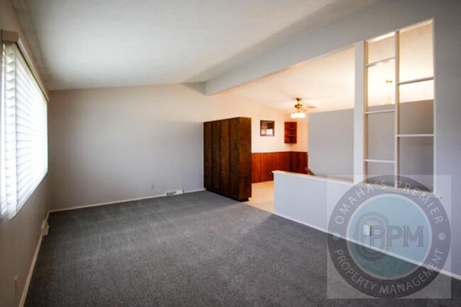 Building Photo - Comfortable 3 Bd /1.5 Ba Home  $500.00 off Deposit!!!