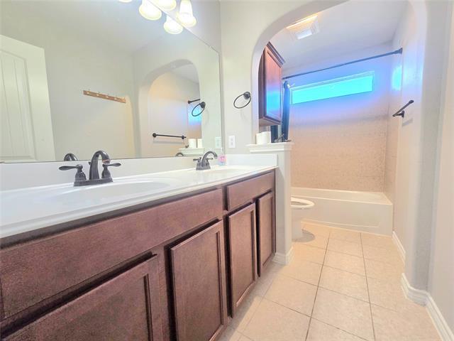 Building Photo - 3800 Jeanette Ln