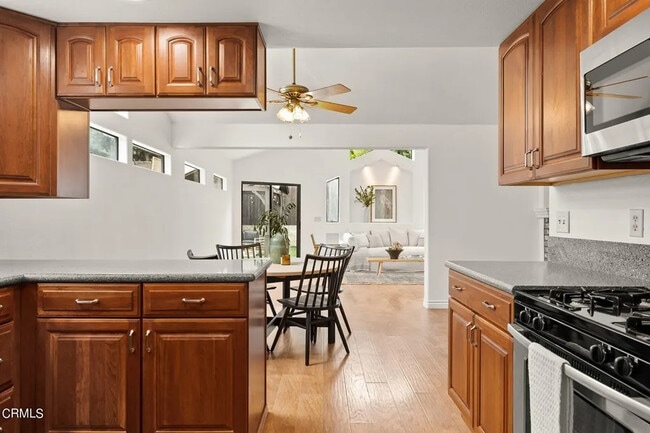 Building Photo - 2226 Sanderling St