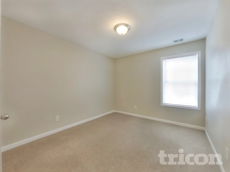 Building Photo - 172 Greystone Cir