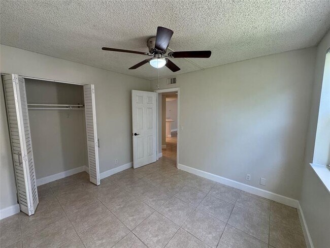 Building Photo - 9033 Wiles Rd