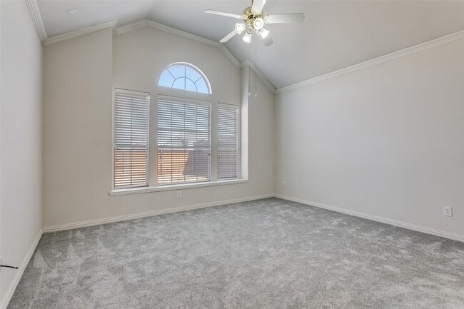 Building Photo - 511 Poplar Ln