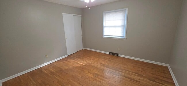 Building Photo - Beautiful 3 Bedroom Ranch in the Kickapoo School District! $1495