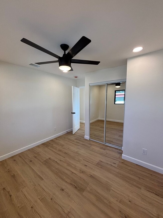 Building Photo - 2 Bed 1 Bath Apartment for Rent in Pacific...