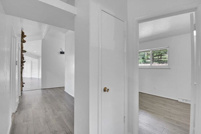 Building Photo - 27828 Fireweed Dr