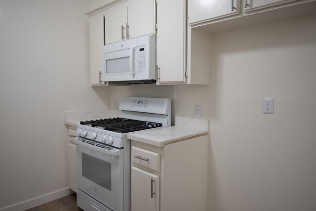Building Photo - 11225 Huston St