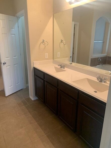 Building Photo - 2209 Scott Creek Dr