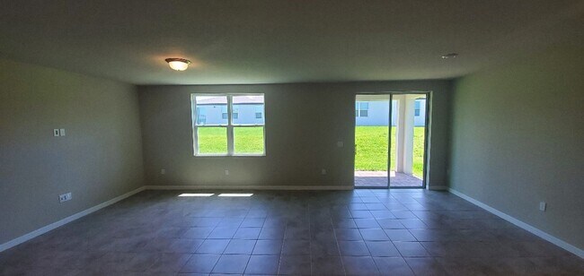 Building Photo - 4-Bedroom, 2.-Bathroom in Winter Haven ***MOVE-IN SPECIAL/50% OFF 2ND MONTH***