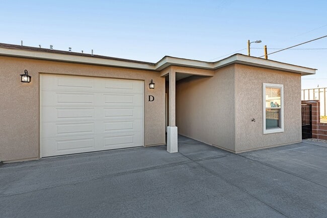 Building Photo - 901 Adams Ave