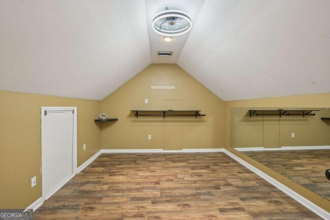 Building Photo - 7379 N Mitchell Ct