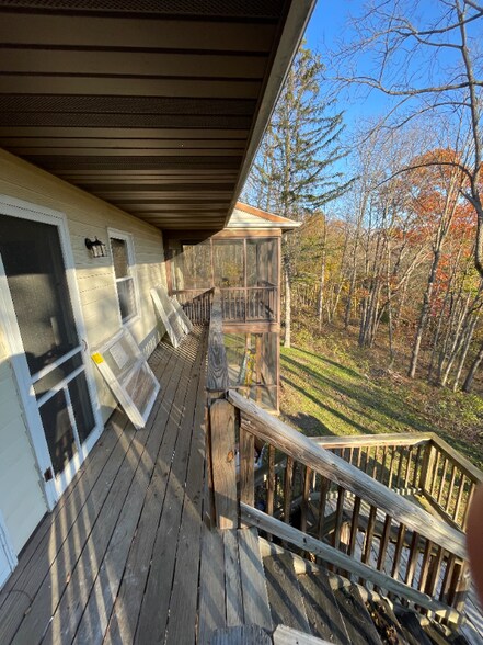 Building Photo - 10 Edgewood Terrace