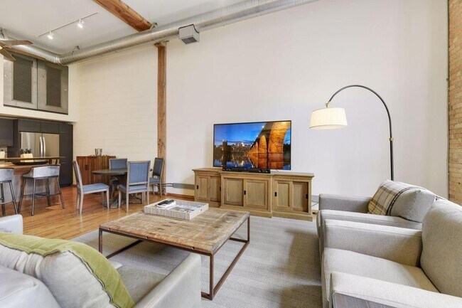 Building Photo - 801 N Washington Ave