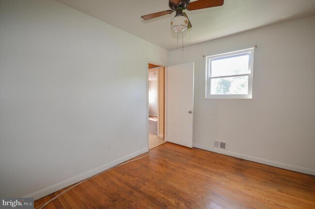 Building Photo - 1111 Gilbert Rd