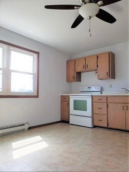 Building Photo - 202 Meadowpark Dr