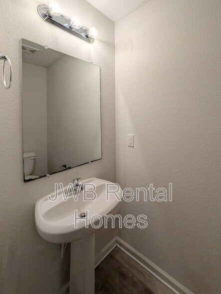 Building Photo - 7824 Playschool Ln